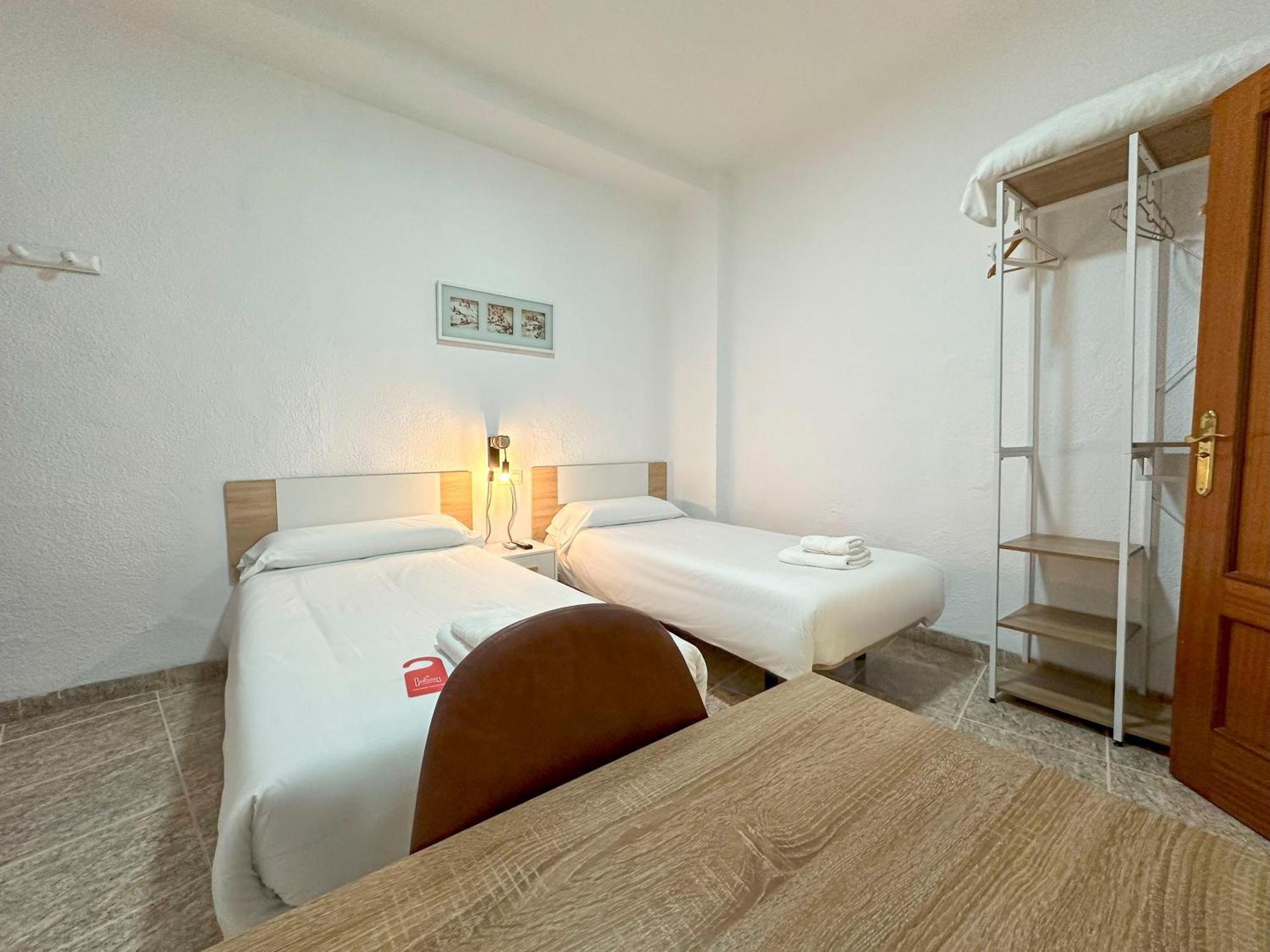 Twin Room Private Bathroom