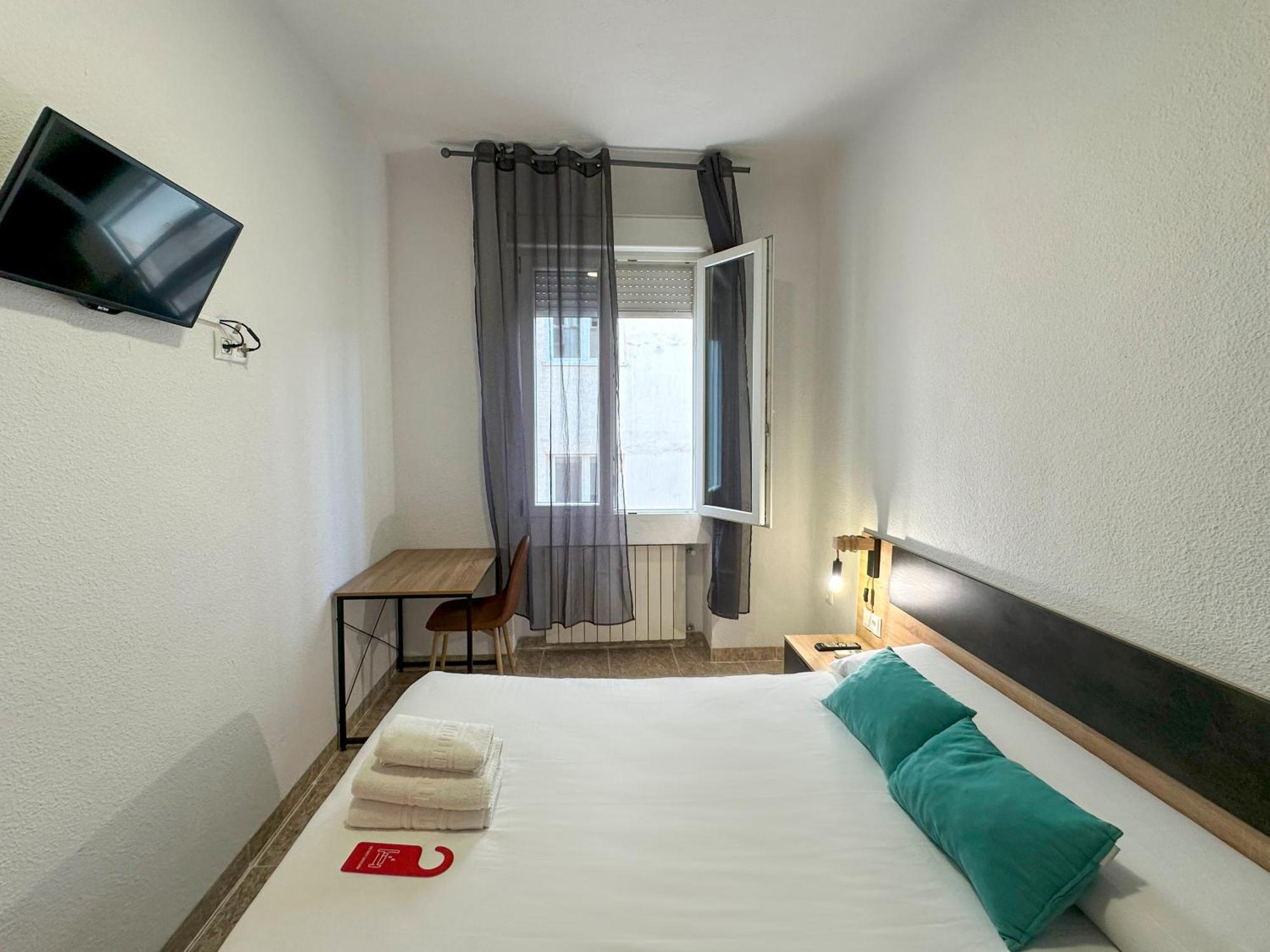 Double Room Private Bathroom