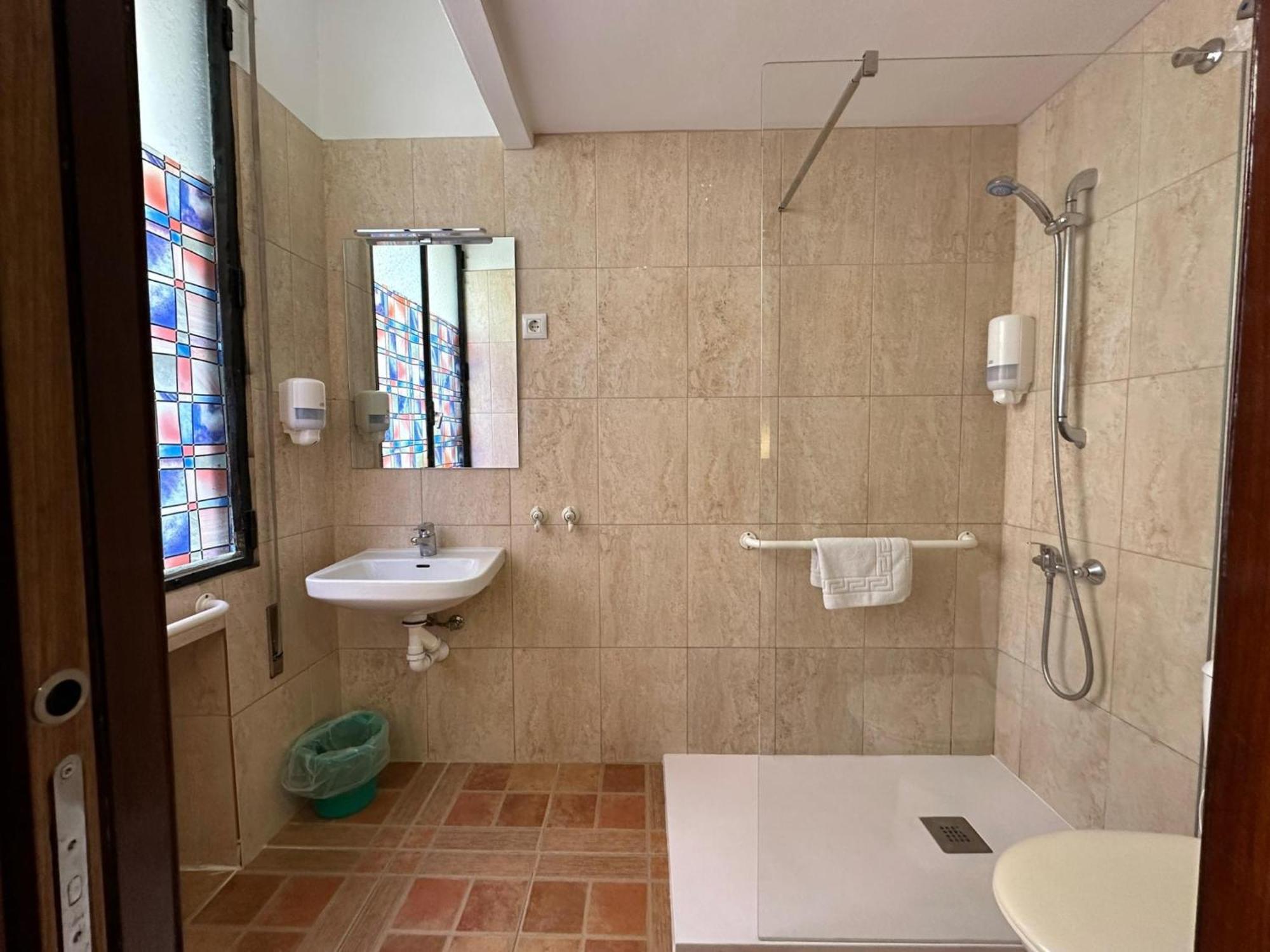 Twin Room Private Bathroom
